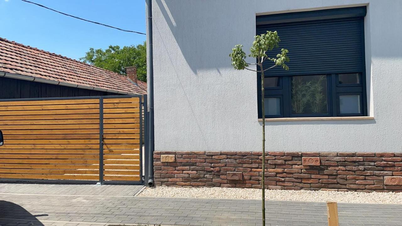 Thermal Apartmanok Raday 4 - Zendaya Hajdúszoboszló Екстериор снимка